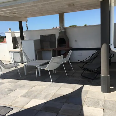 Flori Apartment *