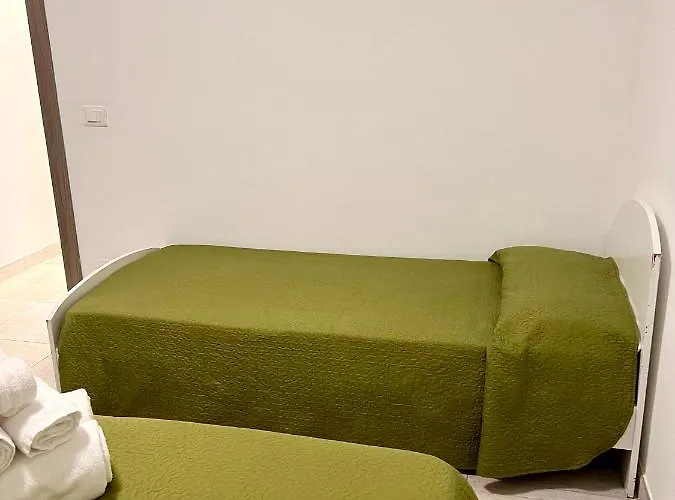 Flori Apartment *