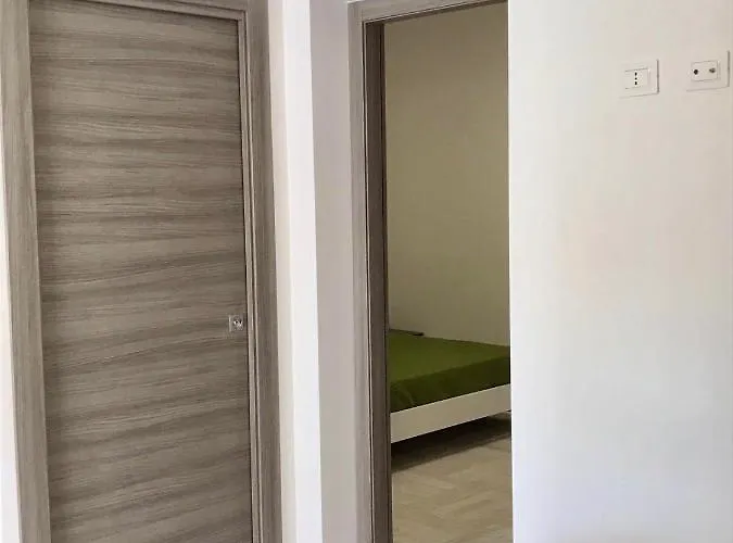 Flori Apartment *