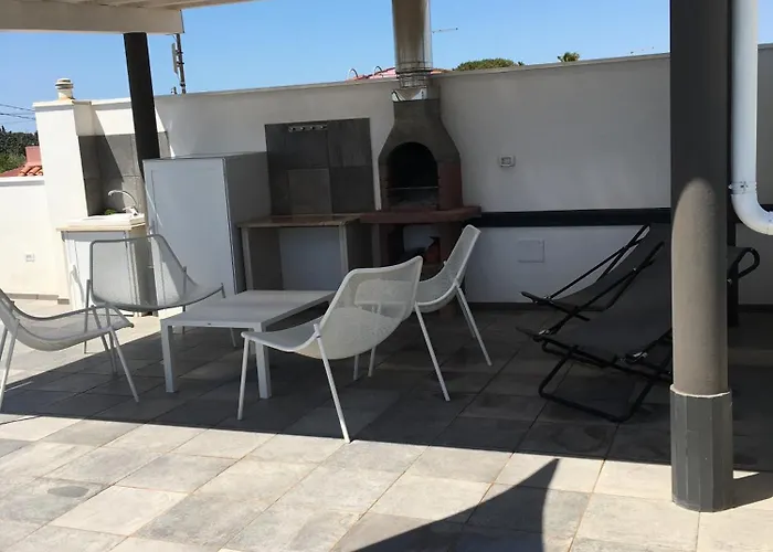 Flori Apartment *